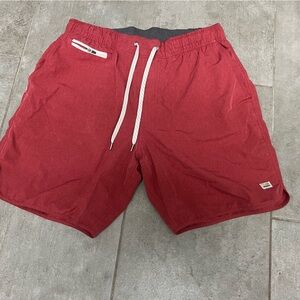 Men’s Vuori Banks Short size Large 7.5” inseam (heather red)